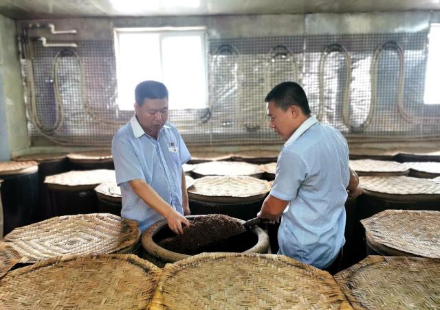 35年的匠心“守艺”,只为酿出这一口百年醇厚……