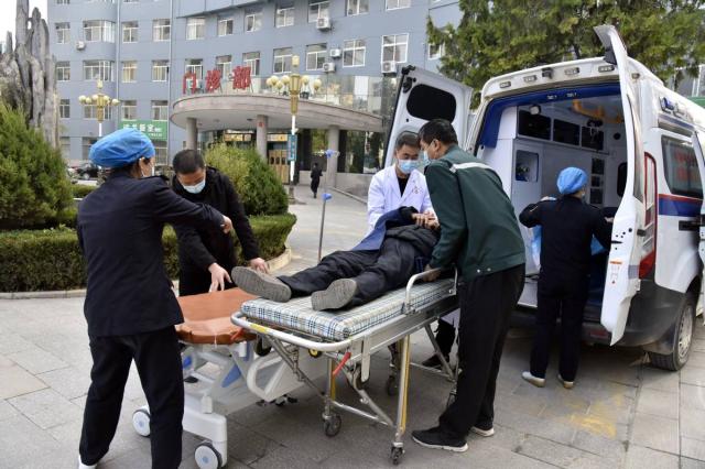 静海融媒记者在镇原丨22辆救护车打开上千人“生命通道”，“山海”情深这样续写……