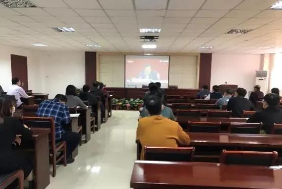学习宣传贯彻落实党的十九届六中全会精神｜赶学习全会精神热潮，我们不掉队