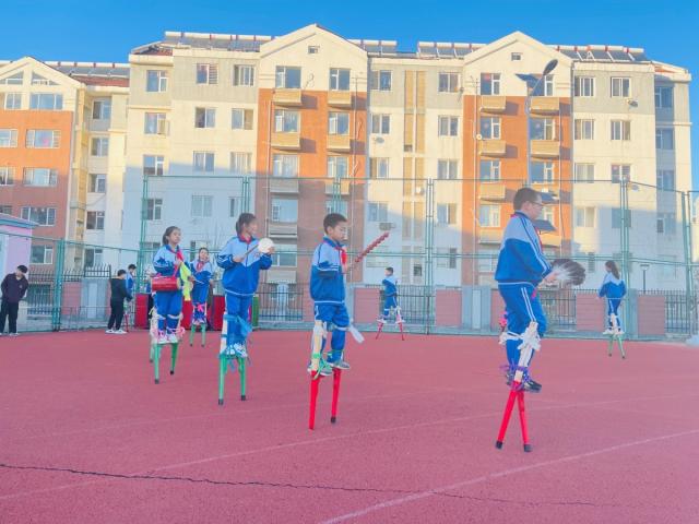 坐上“双减”列车，驶往“诗和远方”