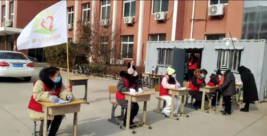 人民教师人民爱！他们用爱与坚守彰显榜样力量