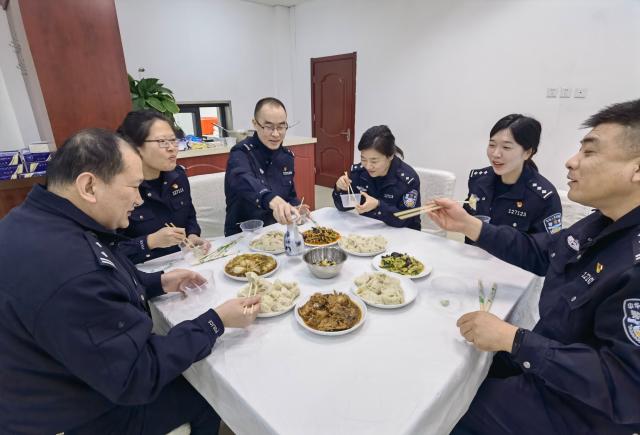 新春走基层| 天津，为国门“守岁”