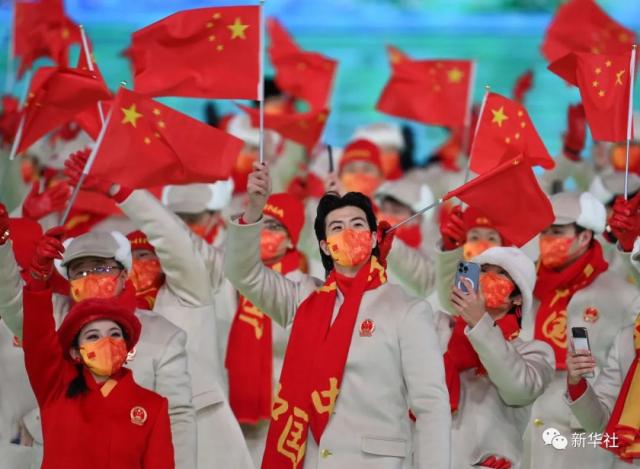 中国代表团入场！燃！