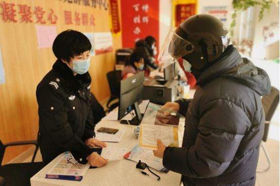 我为群众办实事丨安“牌”！上门！家门口有了“车管所”