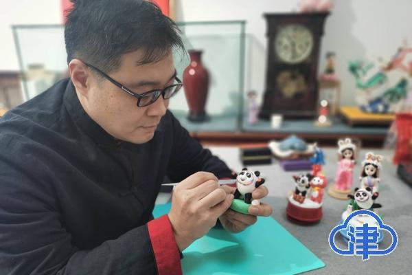 面塑“冰墩墩”惹人爱！“80后”非遗传承人玩出新花样
