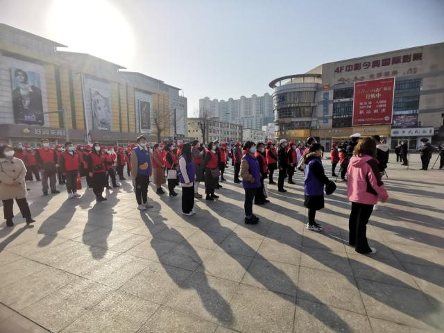 学习雷锋好榜样，感受身边的“雷锋”