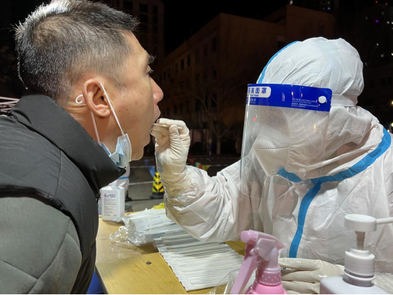与奥密克戎的近距离较量，这座城依然从容