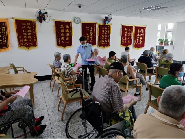 奋进新征程 建功新时代丨天上掉馅饼，地上有陷阱，您得记着躲