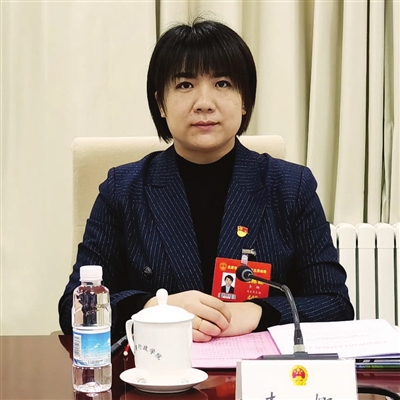 市人大代表李娜做好为民办事的当家人