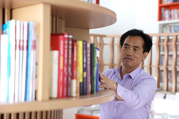 董永忠说,孩子是家庭的希望,也是国家和民族的希望