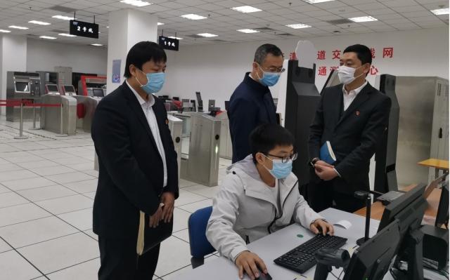 陈旭先后到天津轨道交通线网互联互通数据测试中心和智能支付数据中心