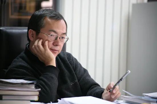 人民日报关注张伟平院士孜孜探寻数学之美老师是这样子的