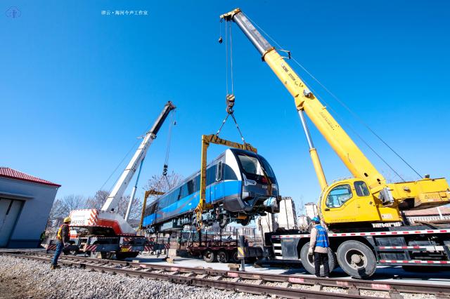 新车亮相津滨轻轨9号线首列增购电客车开啦